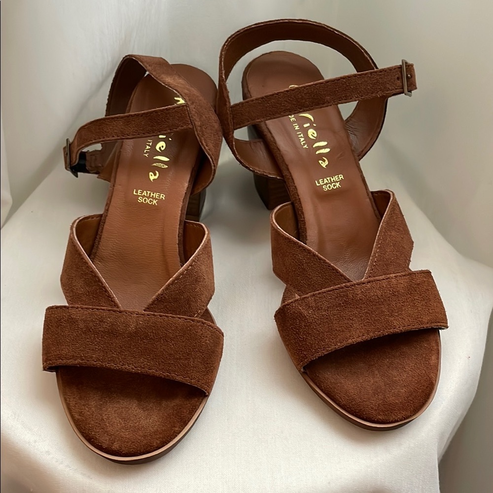 Mariella Brown Suede Sandals